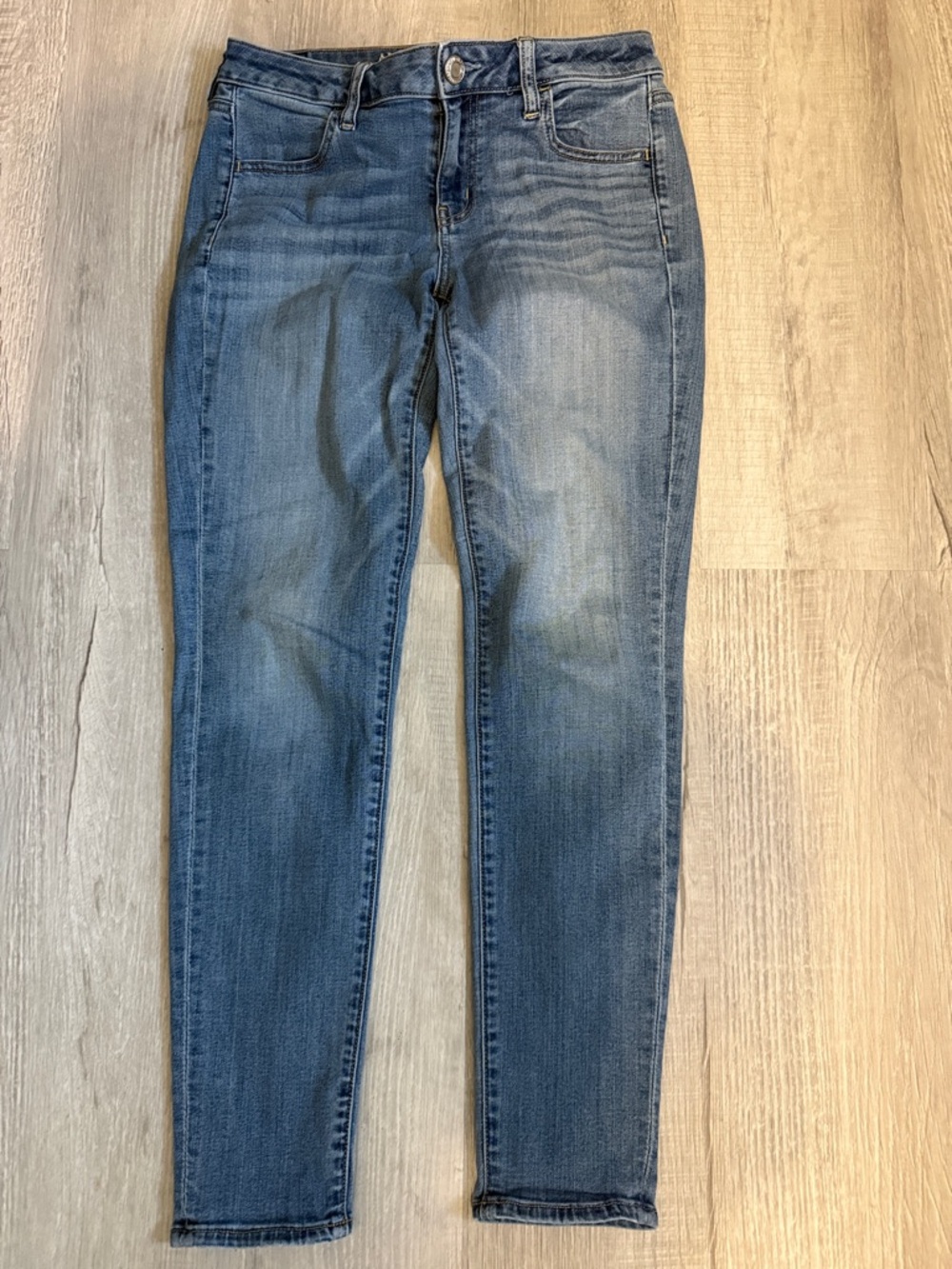American Eagle Outfitters Women’s Washed Blue Jegging